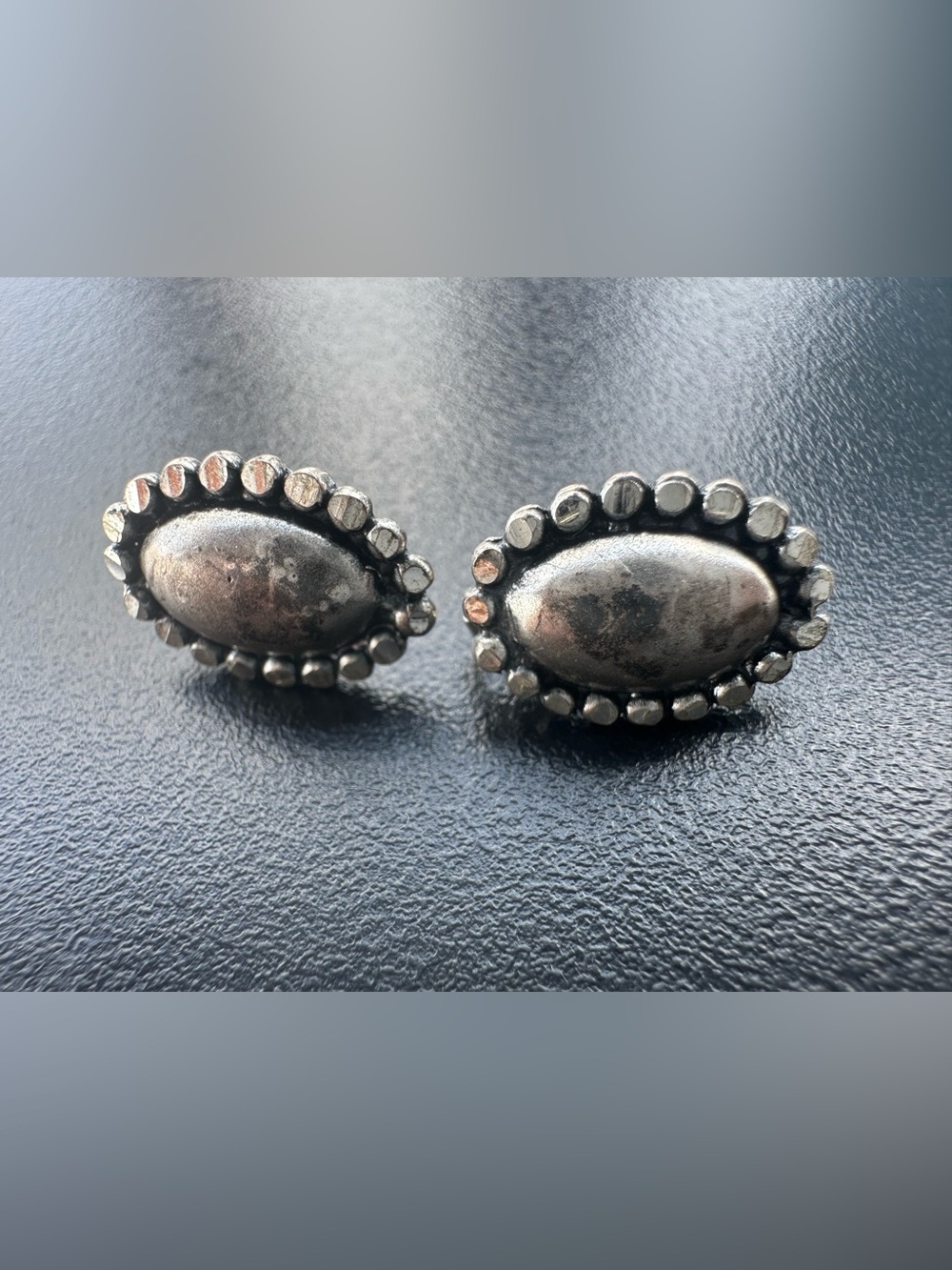 Vintage-925 sterling silver Oval Stud  pierced Earrings